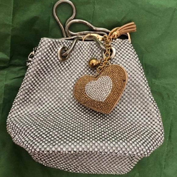 New Silver Tone Bling Small Bucket Bag Slink Adjustable Strap Puffy Heart Charm - Picture 2 of 6